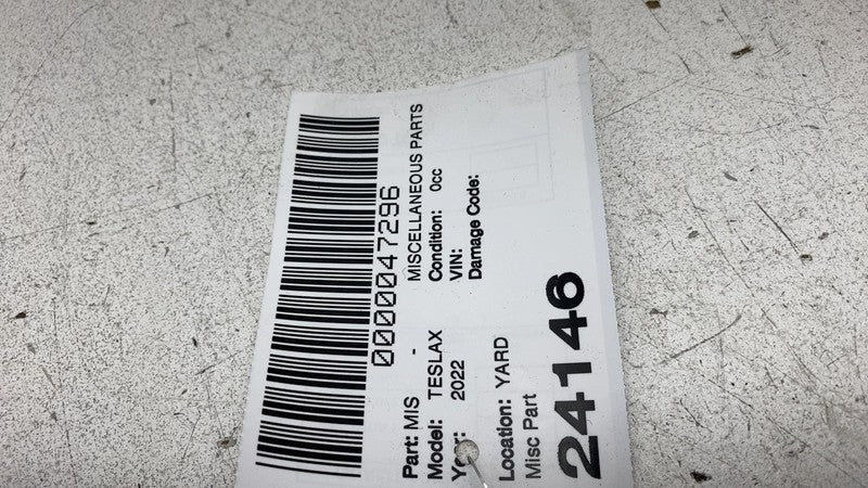 105155606C ⭕ 2016-2023 Tesla Model X Right Side Falcon Door Mid Gap Hider RH 1051556-06-C