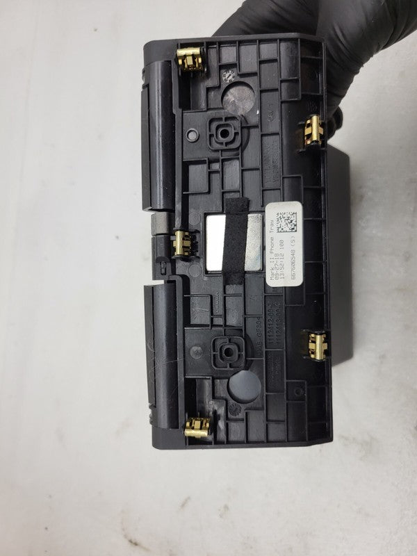 1112412 00 C ⭕ 2017-2020 Tesla Model 3 Center Console Phone Dock Premium Assy 1112412-00-C