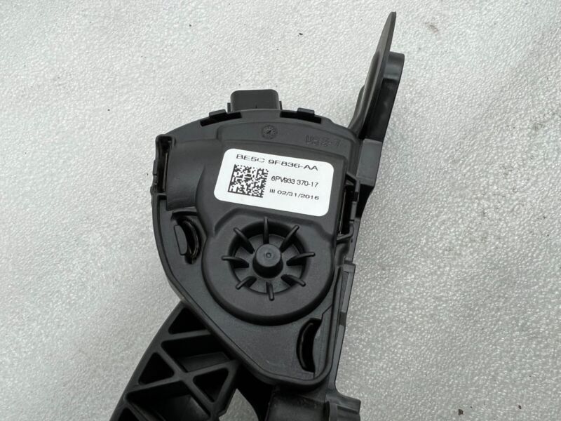 2012-2020 Tesla Model S X Accelerator Throttle Pedal Assembly BE5C 9F836-AA OEM