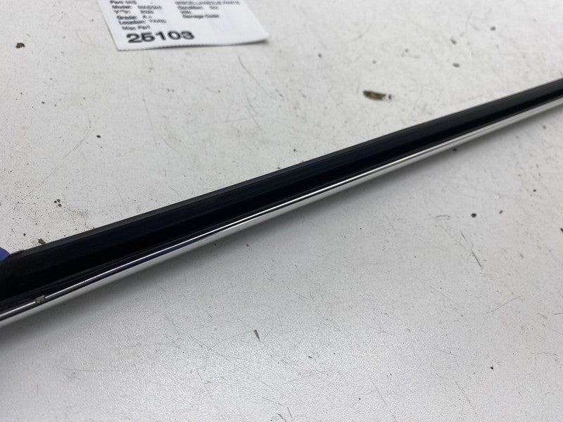 ⭕14-24 Maserati Ghibli Front Passenger Side Door Window Outer Belt Mol