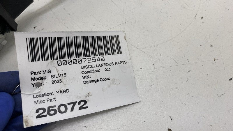 34242430C ⭕ 2025 Chevrolet Silverado 1500 Rear Center Seat Belt Safety Retractor 85062984