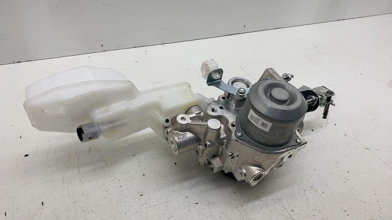 ⭕ 2023-2024 Toyota Prius Power Brake Booster w/ Reservoir Tank Assy 47