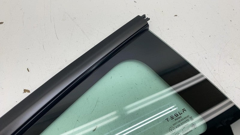 1915484-40-C ⭕24-25 Model 3 Rear Passenger Side Quarter Fixed Window Glass Right 1915484-40-C