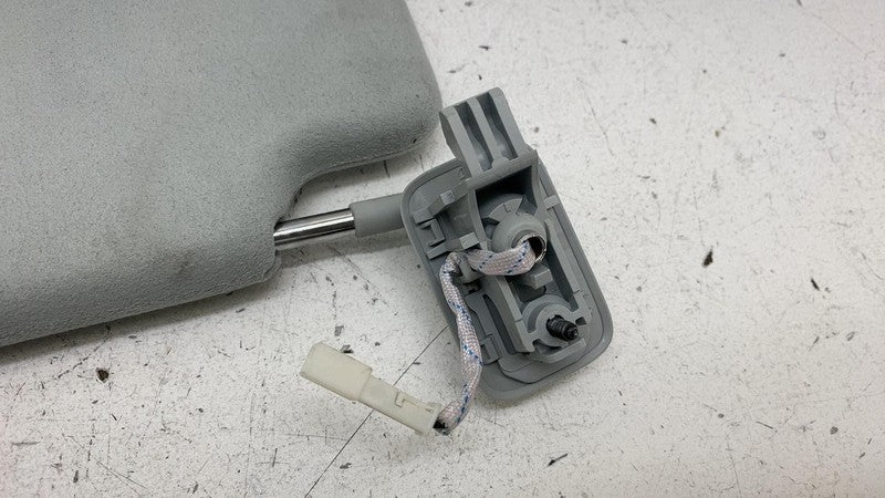 ⭕ 2022-2024 Rivian R1T Front Passenger Side Windshield Sun Visor Sunvisor Right