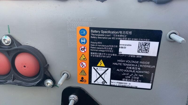 PT00057222 H 2022 2023 2024 Rivian R1S Large Battery Pack 141kWh Lithium HV Module Assembly