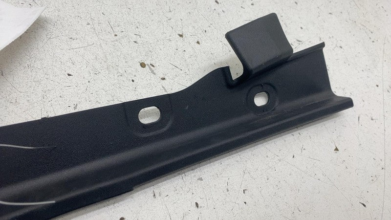 PT00449333B 2022-2024 Rivian R1S Front Left Apron Trim Finisher Bracket Molding Cover Panel