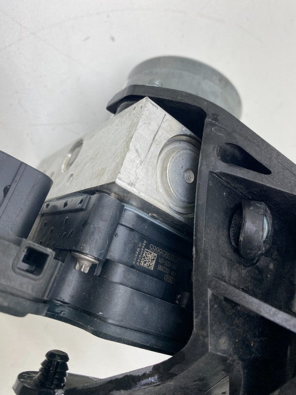 1044745 00 B ⭕ 20-23 Tesla Model Y Anti-Lock ABS Brake System Pump Unit Module 1044745-00-B