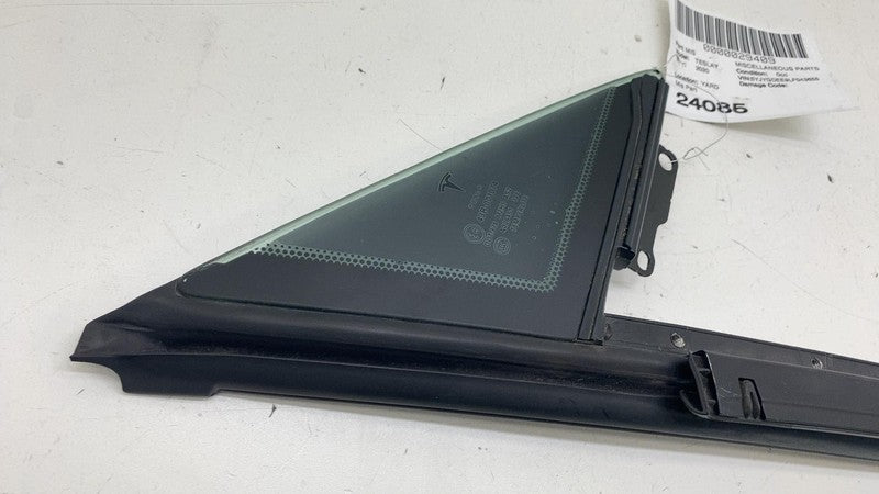 ⭕ 12-20 Tesla Model S Front Right Door Window Corner Vent Quarter Glas
