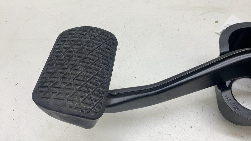 A2052920415 ⭕ 15-21 Mercedes-Benz C300 W205 Front Foot Brake Pedal w/ Bracket A2052920415