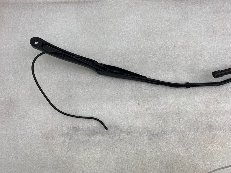 107672900B ⭕ 2017-2022 Tesla Model 3 Front Windshield Wiper Arm & Blade Right 1076729-00-B