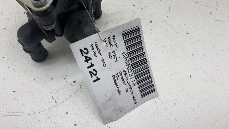 4KE 121 703 E ⭕ 2019-2023 Audi E-Tron Quattro Warm Water Heater Valve w/ Bracket 4KE121703E