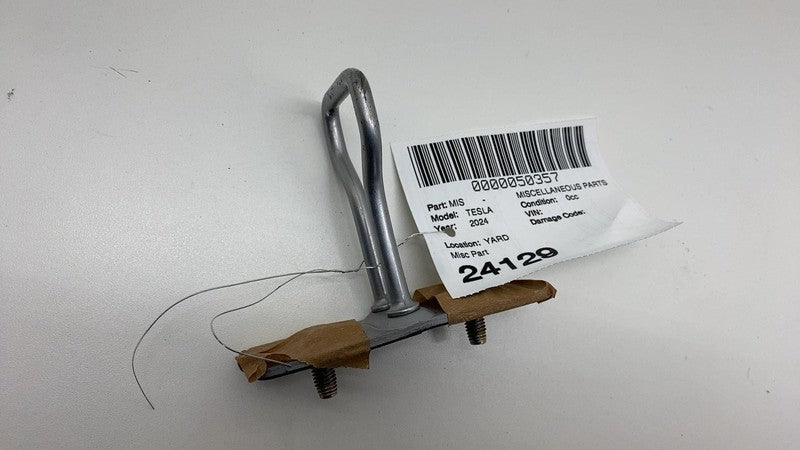 1856558 00 A 2024-2025 Tesla Cybertruck Closure Mechanism Hood Latch Powergate Striker Assy