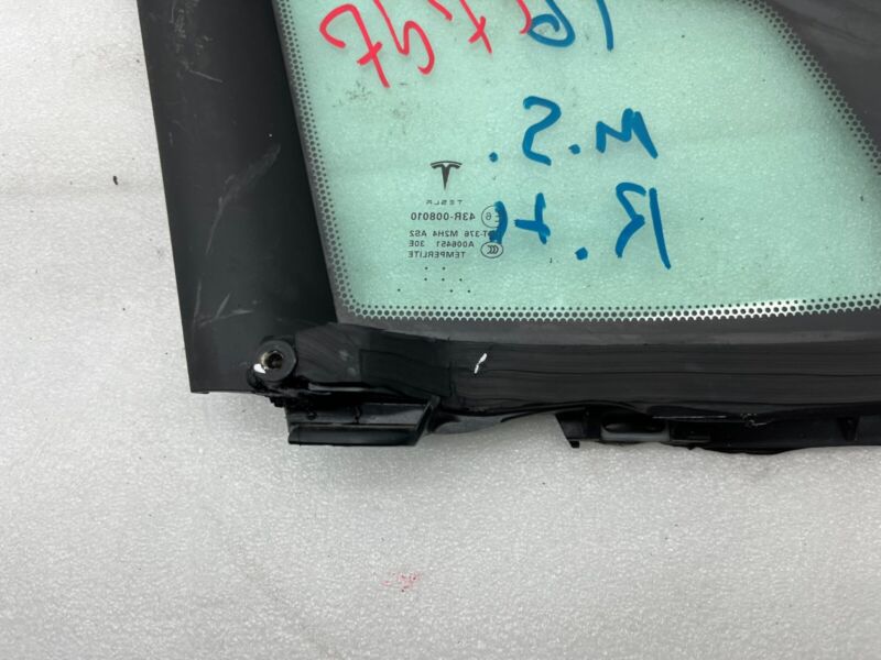 E6 43R-008010 2012-2020 Tesla Model S Rear Passenger Side Quarter Fixed Glass Right Assembly