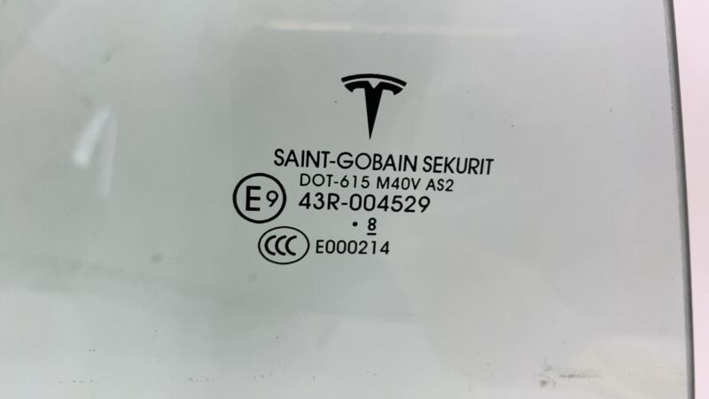 E9 43R-004529 2017-2019 Tesla Model 3 M3 Rear Passenger Door Window Glass Right (Single Pane)