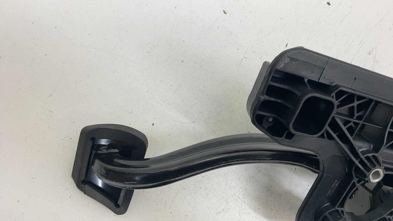 ⭕ 2017-2025 Chrysler Pacifica Foot Brake Stop Pedal w/ Mount Bracket Assembly