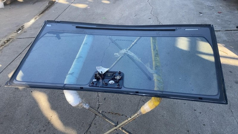 ⭕ 2022-2024 Rivian R1T R1S Front Windshield Glass w/o Camera Module PT