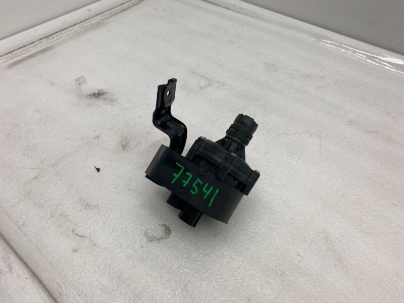 105723500G 2016-2020 Tesla Model S MS Electric Auxiliary Coolant Water Pump w/ Bracket Assy
