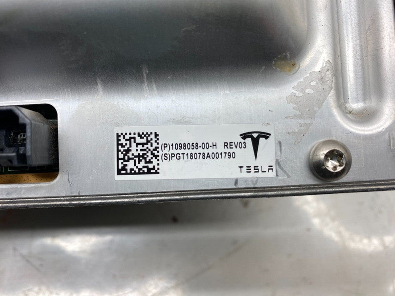 109805800H ⭕ 17-23 Model 3 Autopilot Media Control Module MCU / ADAS Computer 1098058-00-H
