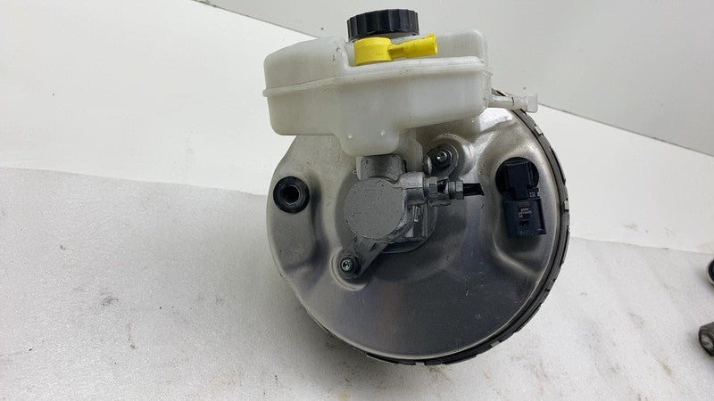 29 6861215 06 ⭕ 18-23 BMW 530e 530i 540i G30 Power Brake Booster Master Cylinder & Reservoir