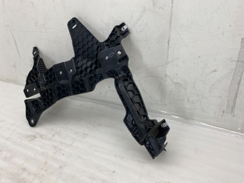 1080701 00 D ⭕ 16-20 Tesla Model X Rear C-Pillar Lower Trim Mount Bracket Left 1080701-00-D