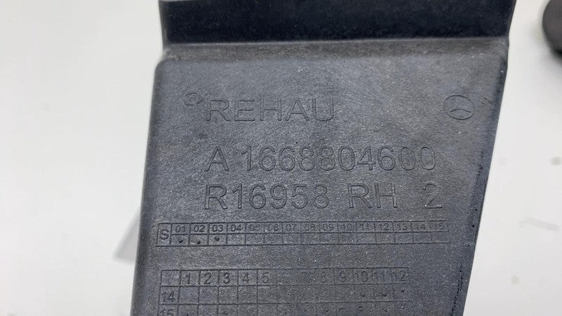 A1668804600 16-19 Mercedes-Benz GLE350 Rear Right Bumper Mount Support Bracket A1668804600