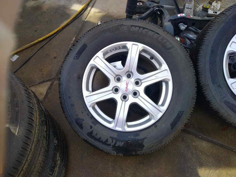 ⭕ 2010-2013 GMC Terrain Wheel & Tire Assembly 18" x 8 Alloy 6 Spoke P255/35R18