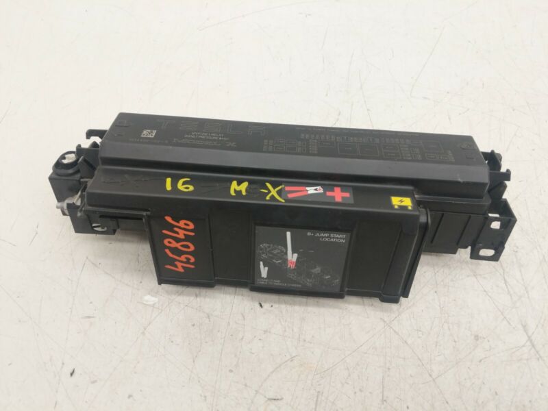 1034405 02 C 2016-2017 Tesla Model X MX Junction Terminal Fuse Box Control Module & Cover OEM