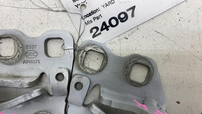 ⭕ 2017-2023 Tesla Model 3 Front Right Door Upper & Lower Hinge Closure Assist RH