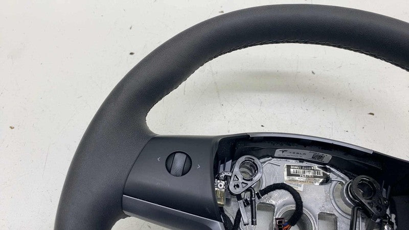 ⭕ 20-24 Tesla Model Y Steering Wheel Assembly Leather Black Heated 149