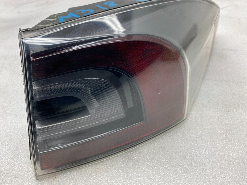 6005919 00 C 12-20 Model S Right Taillight LED Tail Lamp & Charge Door Reflector 6005919-00-C