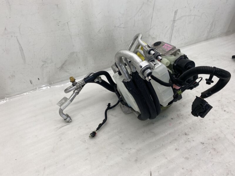 2020-2024 Tesla Model Y Supermanifold Refrigerant Chiller W/ Coolant Reservoir