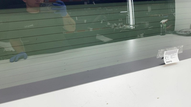 ⭕19-25 Silverado 1500 Back Rear Cabin Rear Screen Glass Fixed Window 8