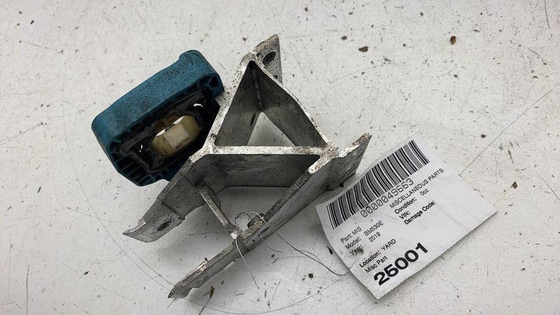 2018-2022 BMW 530e G30 Front Driver Side Bumper Impact Bar Radiator Bracket Left