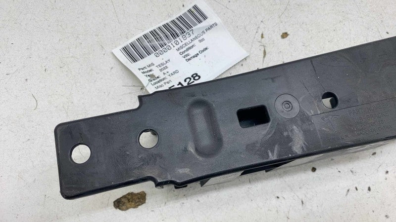 ⭕ 20-24 Tesla Model Y MY Rear Left Trunk Boot Rub Bracket Holder LH 15