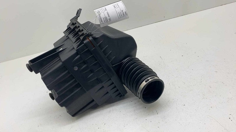 ⭕17-25 Chrysler Pacifica Engine Air Cleaner Intake Filter Housing Box