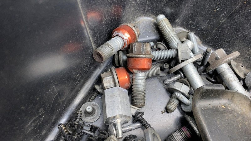 2011-2018 Porsche Cayenne Under Cover Pillar Cladding Shock Plate + SET of Bolt