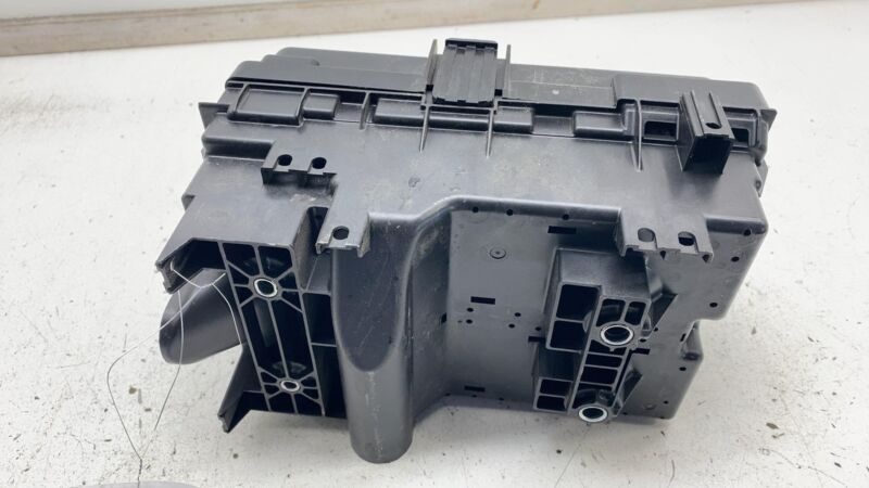 ⭕2017-2022 Chrysler Pacifica Engine Fuse Box Relay Junction Module Unit w/ Cover