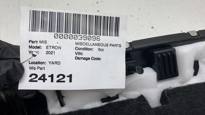 4KE 863 471 ⭕ 19-23 E-Tron Trunk Lock Latch Lock Sill Scuff Plate Trim Cover 4KE863471