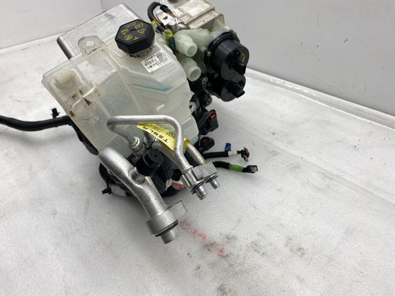 152300700F ⭕20-23 Tesla Model 3 Supermanifold Refrigerant Chiller w/ Reservoir 1549902-00-C