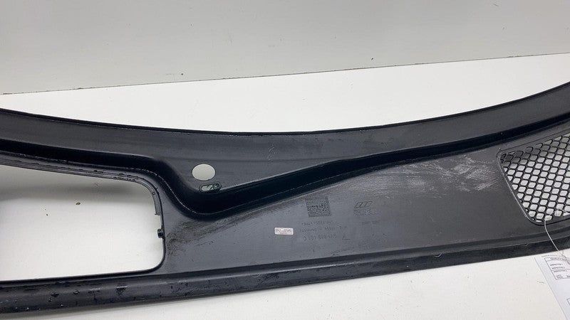 9Y1.819.401.C ⭕ 2019-2024 Porsche Cayenne Front Windshield Cowl Cover Panel Assembly 9Y1819401