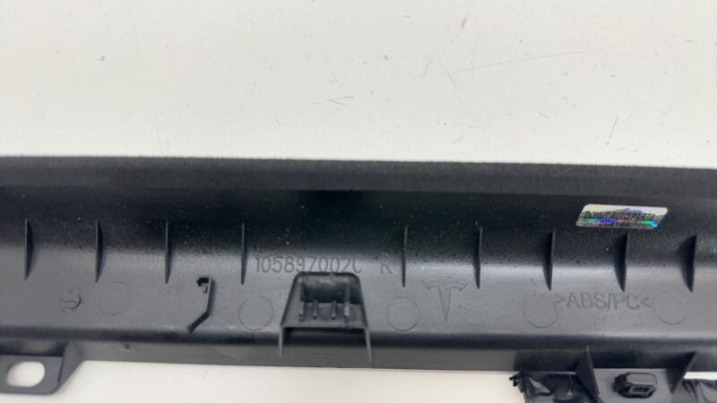 105154706C ⭕16-23 Model X Rear Left & Right Falcon Door Gap Hider 1051547-06-C/1051556-06-C