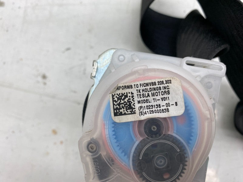 1023136-00-B ⭕ 12-15 Model S MS Rear Left or Right 2nd Row Seat Belt & Retractor 1023136-00-B