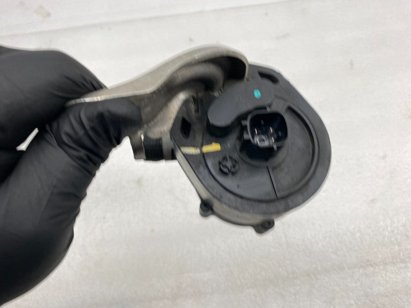 1027549 00 D ⭕ 16-20 Tesla Model X MX Cooling System Auxiliary Coolant Water Pump w/ Bracket