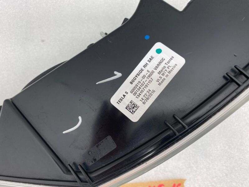 6005919-00-E ⭕12-20 Tesla Model S Right Taillight LED Tail Lamp & Door Reflector 6005919-00-E