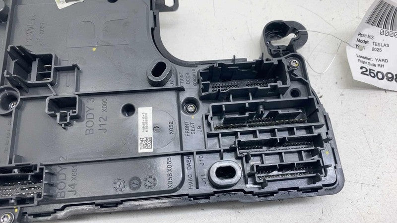 ⭕24-25 Model 3 Front Right Frunk Low Voltage Body Controller Module 18