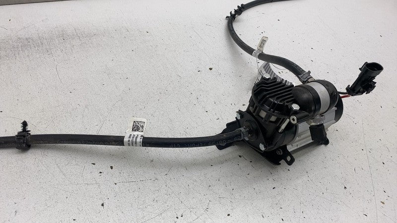 PT0005569301 ⭕ 2022-2024 Rivian R1T R1S Rear Air Ride Suspension Compressor OEM PT00055693-01