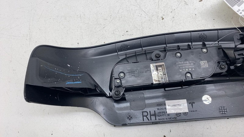 ⭕25-26 Tesla Model Y Front Right Seat Outboard Trim Panel w/ Switch 20