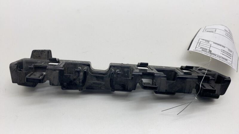 113685 14 2017-2022 BMW 530e Front Left Skirt Rocker Molding Panel Support Mount Bracket