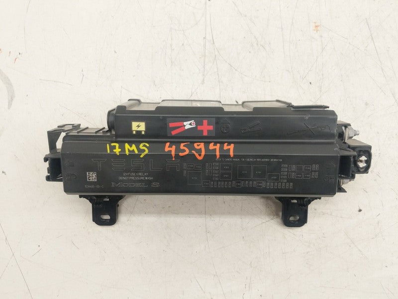 ⭕ 16-20 Model S Front Engine Bay Underhood Fuse Relay Junction Box 103