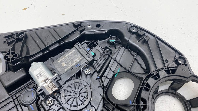 ⭕ 2021-2023 Polestar 2 Rear Right Side Door Window Regulator & Carrier